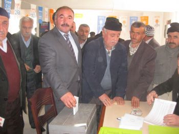 MEHMET ÜNLÜ - Ak Parti Bayat'ta Sadık Memiş İle Devam