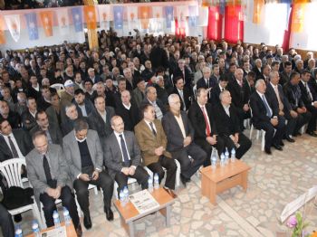 AHMET BÜYÜKAKKAŞLAR - Ak Parti Hüyük ve Derbent İlçe Kongreleri Yapıldı