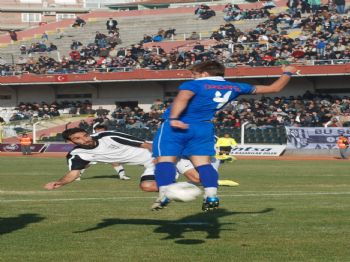 DARDANELSPOR - Efe Dardanele Boğun Eğdi