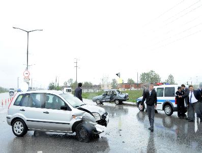 Sakarya'da Trafik Kazası: 2 Yaralı