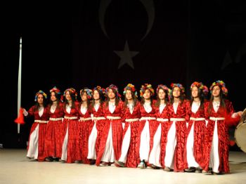 MUAMMER TÜRKER - Hakkari Eğitimciler Derneği, 75 Genç Kızı Eğitime Kazandırdı