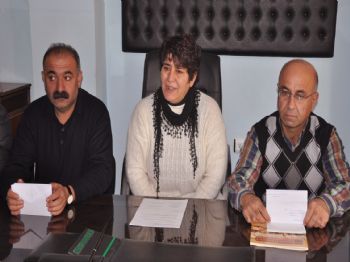 DOĞUBEYAZıT - İhd'li Yöneticiler Tutuklu Arkadaşlarına Kart Gönderdi