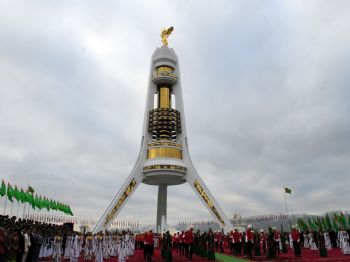 BERDIMUHAMEDOV - Türkmenistan 'tarafsızlığını ' Kutluyor