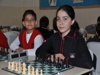 Gkv'li Satranç Ustalarından Dört Dörtlük Sonuç