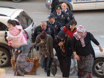 Hırsızlık Zanlısı Kadınlar Yakalandı