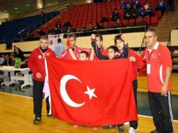 ABDULLAH DENIZ - Muay Thai Balkan Şampiyonasında Adıyaman Rüzgarı