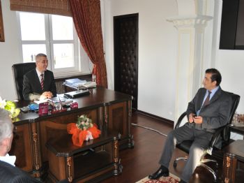 MEHMET ÜNAL - Oyuncu Erdoğan Tutkun, Akçakoca Kaymakamı Ünal'ı Ziyaret Etti