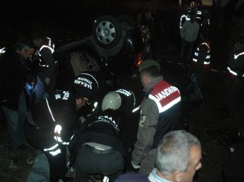D 100 - Sakarya'da Trafik Kazası: 2 Ölü, 1 Yaralı