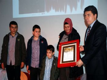 SINOP VALISI - Şehit Yakınlarına Övünç Madalyası Verildi
