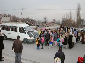 Berfin'in Öldüğü Yola Trafik İşıkları Konuyor