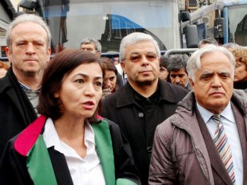İSTANBUL BAROSU - Kck Tutuklularının Avukatları İstanbul Barosu'nu Protesto Etti