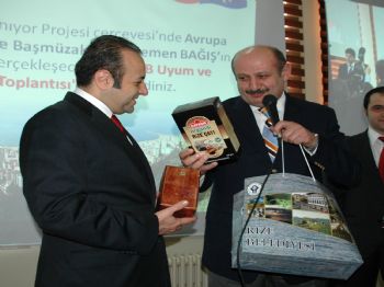 HALIL BAKıRCı - Rize’den Fransa Cumhurbaşkanı Sarkozy’e Anzer Balı ve Rize Çayı