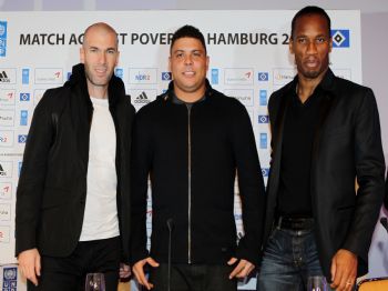 COLLINA - Ronaldo, Zidane ve Drogba Afrika Yararına Maçta Forma Giydi