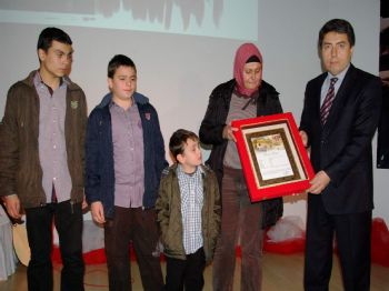 AHMET CENGIZ - Şehit Yakınlarına Verilen Övünç Madalyası Töreninde Gözyaşları Sel Oldu