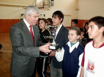 OSMAN ÖZTÜRK - Spor Müsabakalarında Dereceye Giren Okullara Ödülleri Verildi