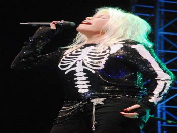 AJDA PEKKAN - Ajda Pekkan Kocaelili Hayranlarını Coşturdu