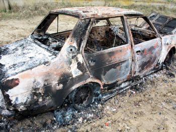 Çaldığı Aracı Ateşe Verdi