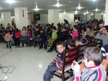 Depremzede Ayşenur Okuduğu Şiirle Katılımcıları Ağlattı