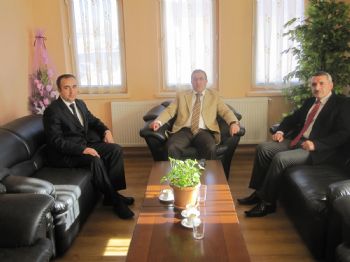 İSMAIL ÇAVUŞOĞLU - Gençlik Hizmetleri ve Spor İl Müdürü Ünlüer'den Acıgöl Ziyareti