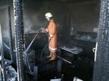 NEVZAT PALTA - Aksaray İtfaiyesi 1490 Yangına Müdahale Etti