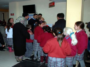 OKTAY KAYA - Bilecik'te 160 Öğrenci Tost ve Ayrandan Zehirlendi