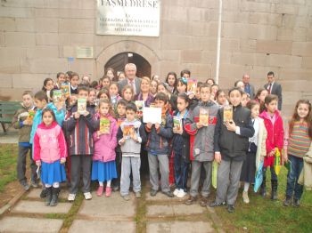 MAVISEL YENER - Çocuk Kitapları Yazarı Mavisel, Öğrencilerle Buluştu