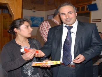 Gazipaşa'da Diş Macunu ve Fırçası Dağıtılıyor