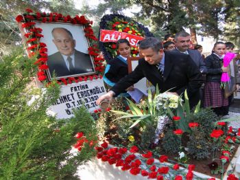 Merinos Onursal Başkanı Mehmet Erdemoğlu Mezarı Başında Anıldı