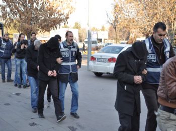 Yabancı Uyruklu Kadınlara Zorla Fuhuş Yaptıran Çete Üyeleri Tutuklandı