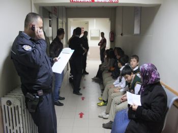 OSMAN ŞEKER - Yerli Malı Haftası Kutlamasında 25 Öğrenci Zehirlendi