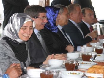 NEZIH DOĞAN - Bakan Davutoğlu'ndan Ürdün Başbakanı ve Afrikalı Bakanlara Yemek