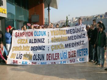 GIRAY KAÇAR - Taraftarlardan Trabzonspor’a Coşkulu Uğurlama