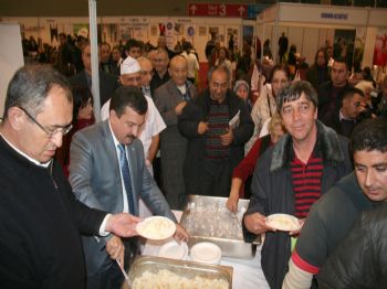SEBAHATTIN YıLMAZ - Van Depreminde Ölen Dha Muhabirleri İçin Pilav Hayrı Yapıldı