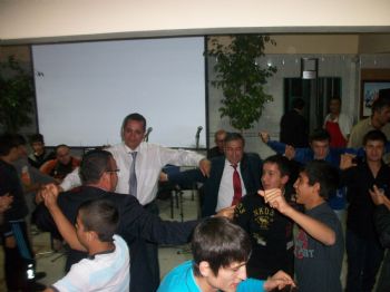 KADIR OKATAN - Yetiştirme Yurdu Çocukları Doyasıya Eğlendi