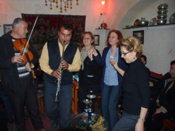 Dört Asırlık Kahvehanede Devam Eden 150 Yıllık Gelenek Müşterileri Şaşırtıyor