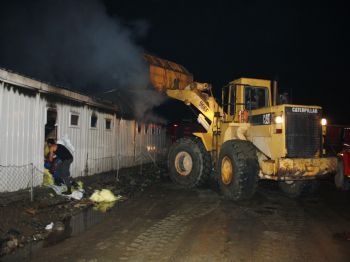 BOĞAZKÖY - Hes İnşaatında Çalışan İşçilerin Kaldığı Prefabrik Yandı