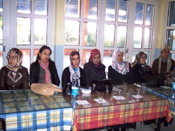 Karataşlılar Depremzede Misafirlere Aşure İkram Etti