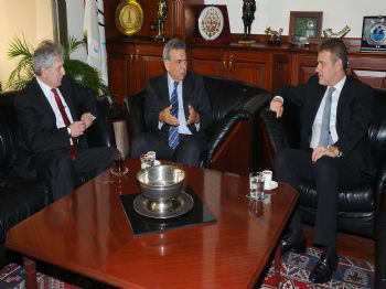 MAHMUT ÖZGENER - Özgener Başkan Kocaoğlunu Ziyaret Etti