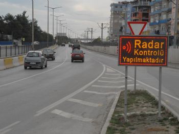 KENT GÜVENLIĞI YÖNETIM SISTEMI - Plaka Tanımalı Radar Sistemi İçin Uyarı Levhaları Dikildi