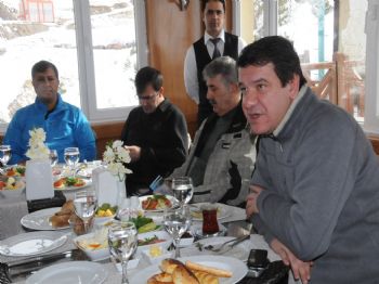 TÜRKIYE KAYAK FEDERASYONU - Vali Öztürk, Palandöken’de Gazetecilerle Biraraya Geldi