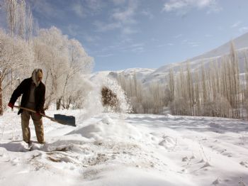 AKÇALı - Yüksekova'da Kar