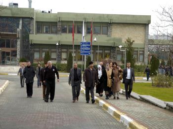 Bdp’li Heyet ve Aileler Terörist Cenazelerini Teşhis İçin Adli Tıp'a Geldi