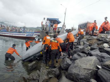 Endonezya’da Batan Geminin Yolcularından 15 Kişi Daha Kurtarıldı