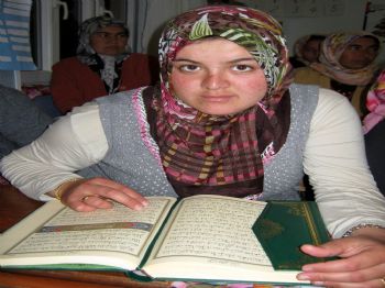 ÜÇTEPE - Gündüz Tarlaya, Akşam Kur'an Okumaya