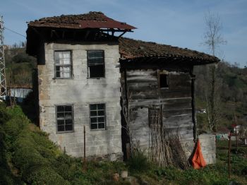 ÇAYKENT - İlginç Yapı Vefa Abidesi Oldu