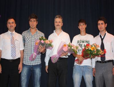 Manisasporlu Futbolcular Öğrencilerle Buluştu