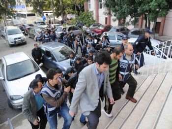 Mersin'deki Uyuşturucu Operasyonu Zanlıları Adliyede