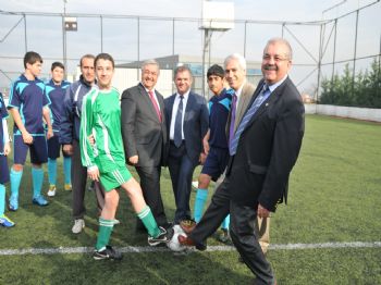 EKREM ÇALıK - Okullar Sahada Mücadele Ediyor