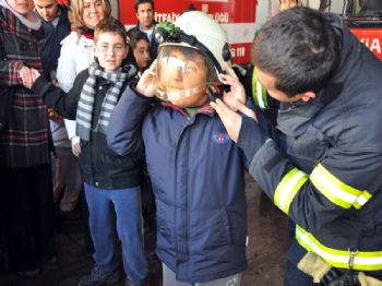 BALıKESIR BELEDIYESI - Otistik Çocuklar İtfaiyeci Oldu
