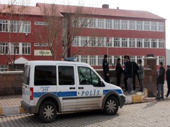Polis Amca Okullarda Güven Veriyor